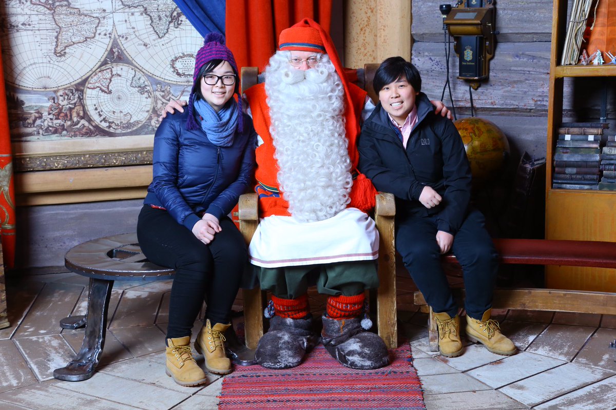 TravelBlob's tweet photo. Meeting Santa Claus ... feeling like kids again 👶🏻🤓
#santaclaus #finland #rovaniemi #visitrovaniemi #santaclausvillage #childhoodmemories https://t.co/DXyXsYnh3B