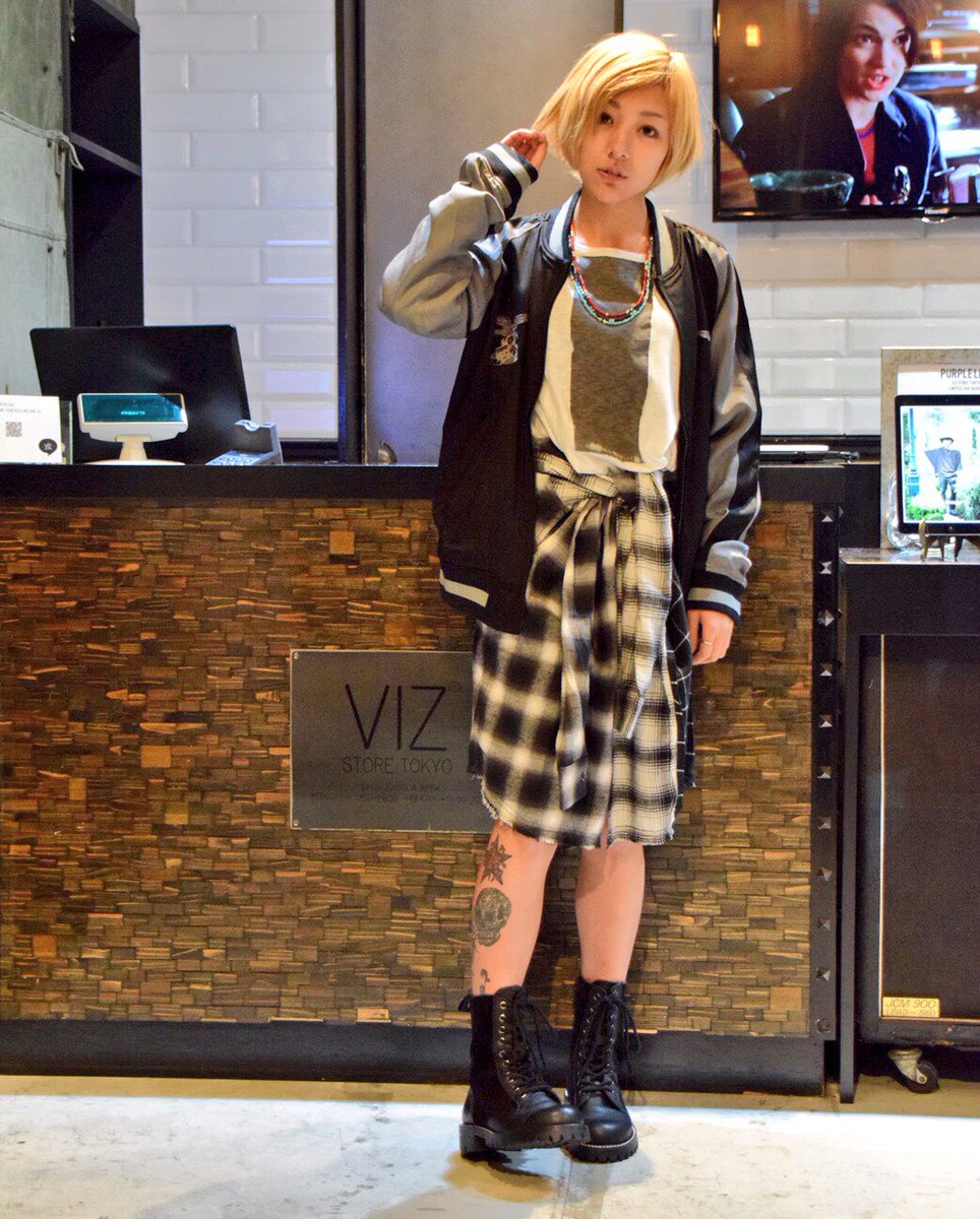 Virgowearworks Twitterissa Styling Vizスタッフ キョンのオススメのコーデ 3種類 のチェック柄を合わせたシャツをスカート風に着用し ジャケットは今季一押しのスカジャンでストリート感をプラス 足元は編み上げブーツのブラックをチョイスし全体を引き締め Virgowearworks Twitterissa Styling Vizスタッフ キョンのオススメのコーデ 3種類 のチェック柄を合わせたシャツをスカート風に着用し ジャケットは今季一押しのスカジャンでストリート感をプラス 足元は編み上げブーツのブラックをチョイスし全体を引き締め