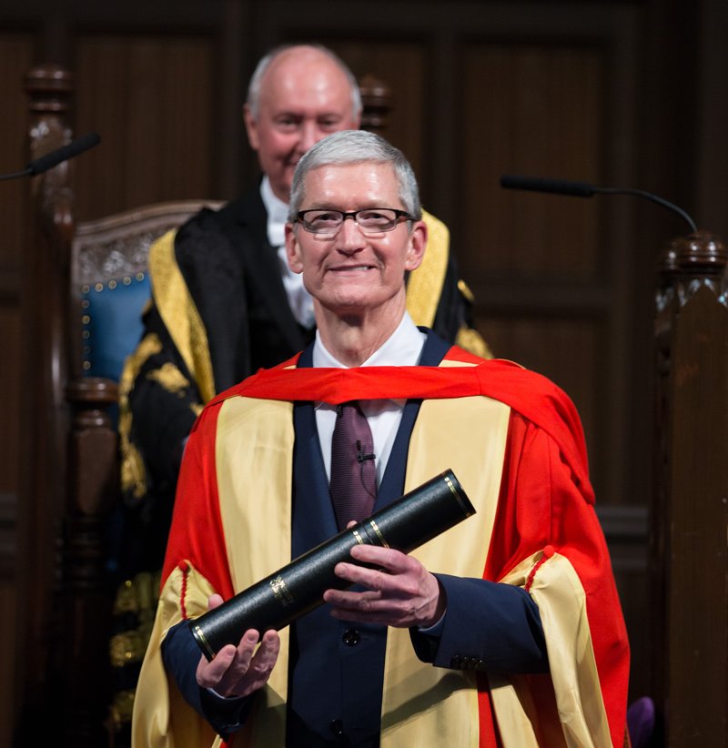 UofGlasgow's tweet photo. Congratulations to Dr @tim_cook on receiving an honorary degree last night! 🎓 https://t.co/81aVZvNR2K