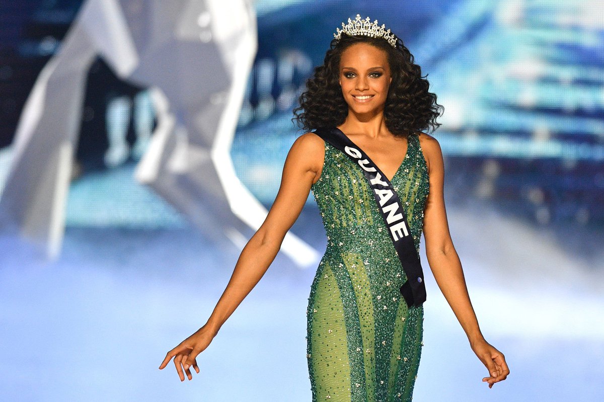 moon__event's tweet photo. Si Miss France était une entreprise événementielle? Une miss aurait rejoint Moon Event? https://t.co/3BeJQvH6lv #missfrance #buisness #event https://t.co/4sXMht8aCM