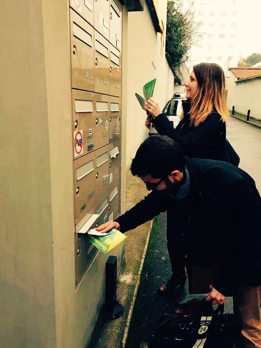 Tiffany_Joncour's tweet photo. Ce matin, boitage ac le @FNJ_officiel du @FN69_officiel à #Champvert, dans le 5ème arr. lyonnais.
On se bat #AuNomDuPeuple, ac #Marine2017 ! https://t.co/sbiFYlvdCg