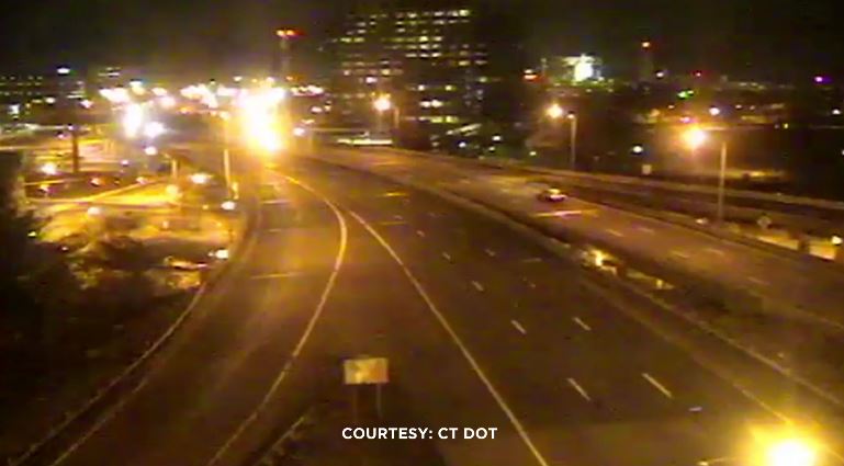 NicoleNalepaTV's tweet photo. #TRAFFICALERT: New crash reported on I-84 WB by x47...althought it must be in-between #DOT cams... #justbeaware #WFSBtraffic https://t.co/3M15Mm5Ewt
