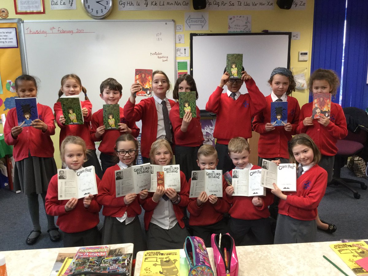 HTAClassod's tweet photo. The children can't wait to start reading 📚 Thank you Luke Temple https://t.co/Zue2bghQTX