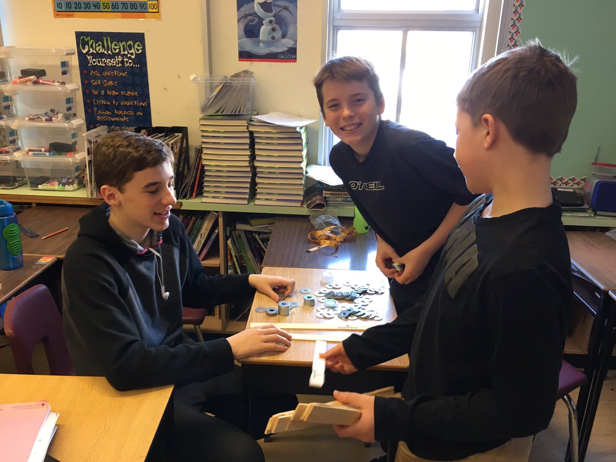 PJLacey2's tweet photo. Building bridges! #HFHanover #STEMChallenge https://t.co/Wek3qTiaHN