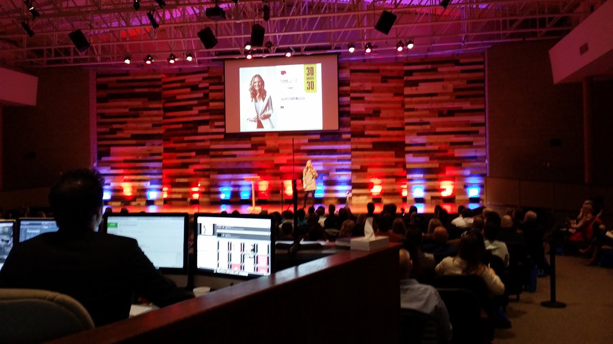 AskEthanDo's tweet photo. Wow! What a great turnout this morning at #HasteandHustle. Ready to kickoff Day 1 of this star-studded event! https://t.co/66GNdzMFNq