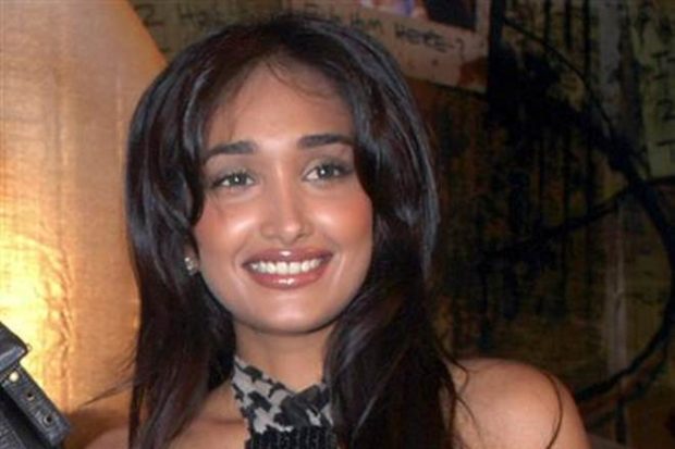 FinancialXpress's tweet photo. #JiahCase: #BombayHighCourt dismisses Jiah Khan’s mother, #RabiaKhan ’s plea against CBI charge sheet https://t.co/0qqiABimGa https://t.co/frzDSqxCWo