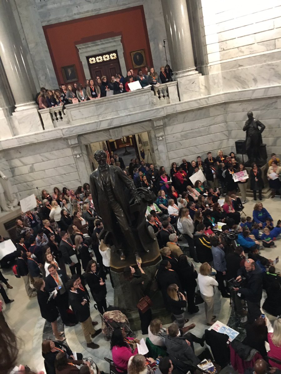 PALSinKY's tweet photo. At the rally right now! #CADKY2017 https://t.co/SnCkyqOeaZ