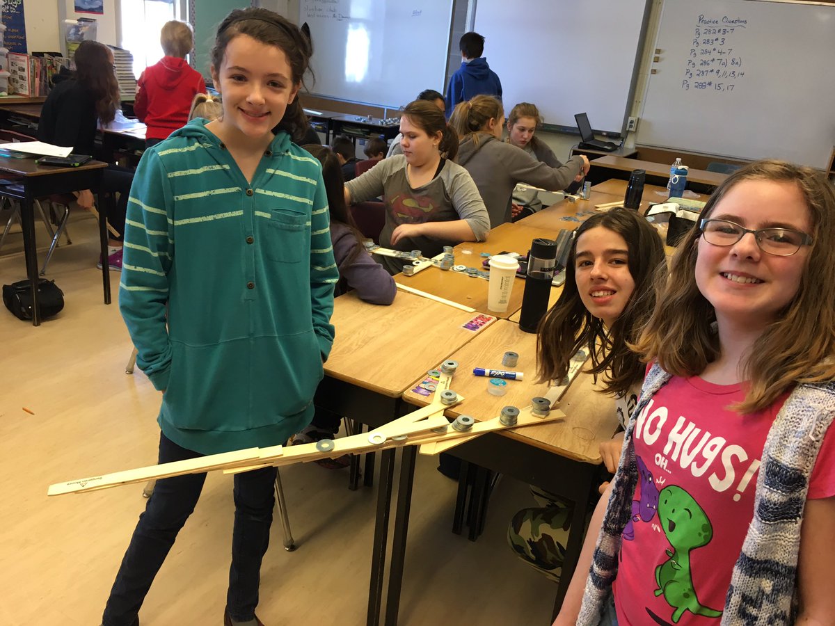 PJLacey2's tweet photo. Building even more bridges. #HFHanover #STEMChallenge https://t.co/X0qAaTiI8l