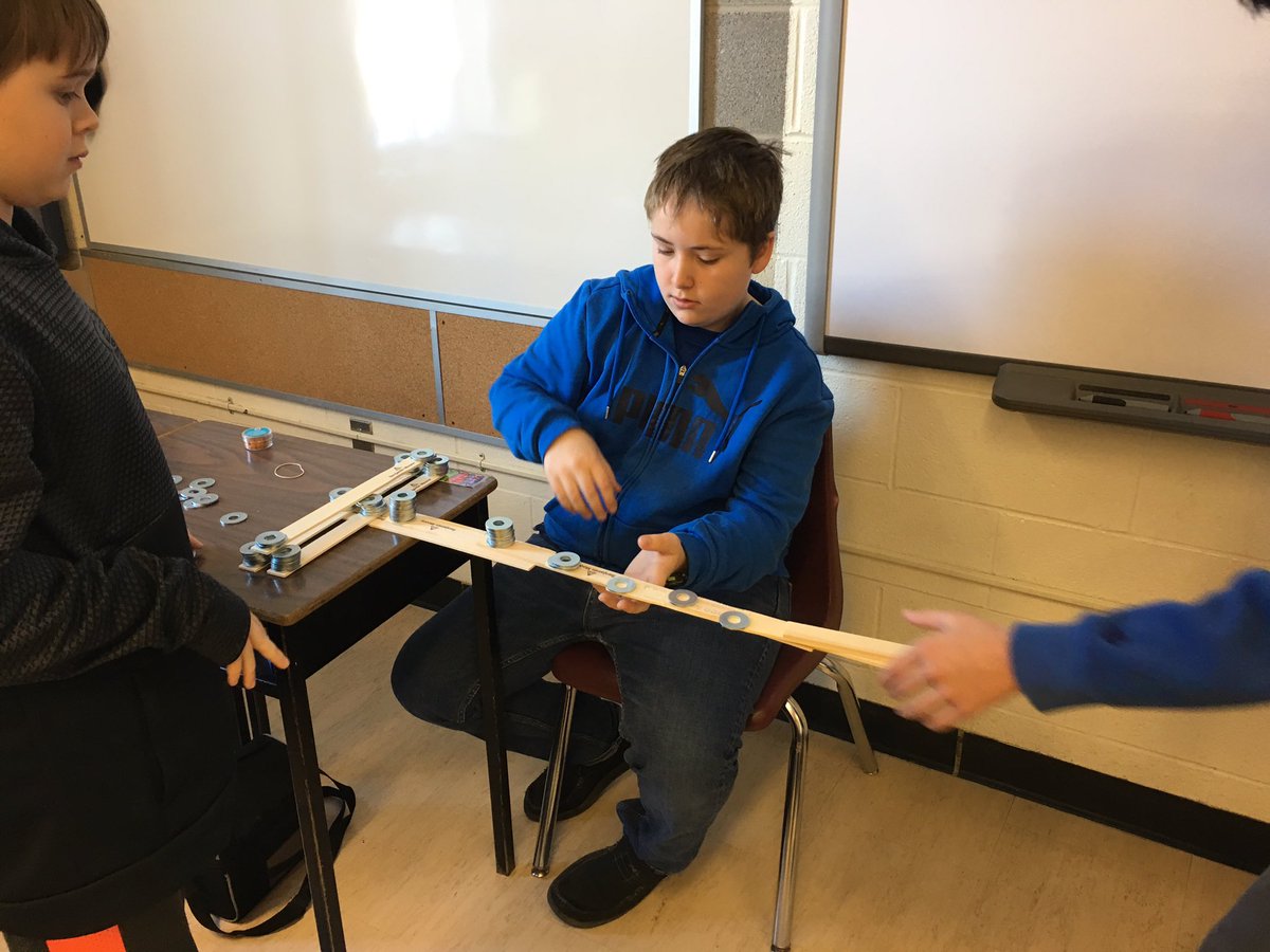 PJLacey2's tweet photo. Building even more bridges. #HFHanover #STEMChallenge https://t.co/X0qAaTiI8l