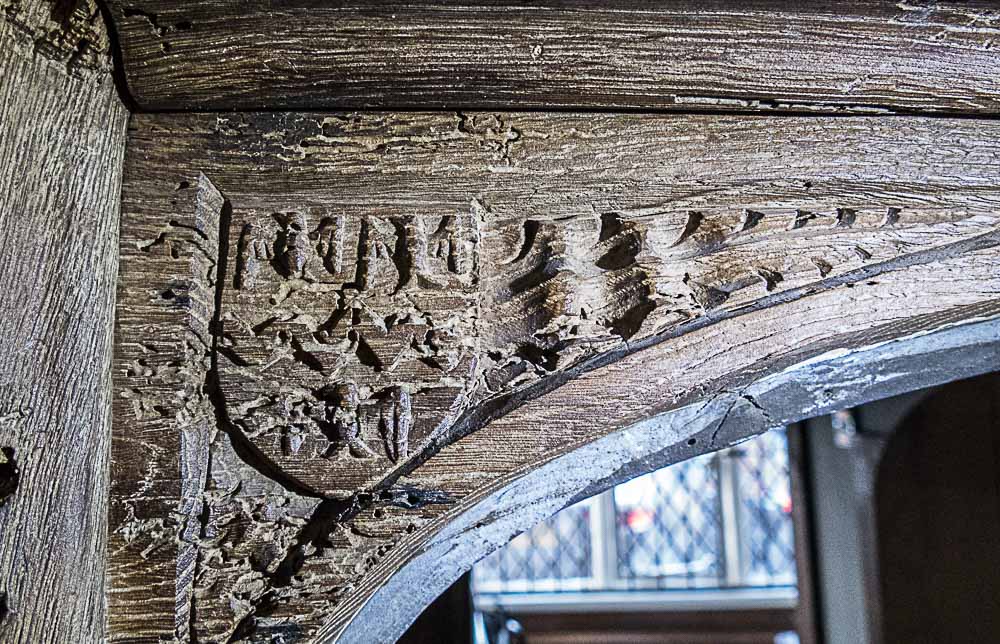 TaylourHouse's tweet photo. Arms of Wyllyam Taylour in one of the Spandrels. @SimplySevenoaks @VisitKent @EdenbridgeTC @LoveEdenbridge @EdenbridgeKent @EdenValleyKent https://t.co/ubu22tCOTo