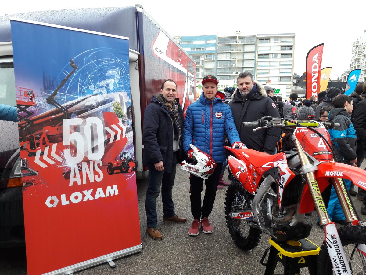 GroupeLOXAM's tweet photo. .@Enduropaleoffic 👏 @RichardFura250 et sa #team. Merci aux équipes #Loxam pour l'organisation. #LoxamModule #LoxamTP https://t.co/9JBsJwUReD