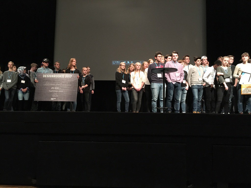 Traomobel's tweet photo. Design rookies! 350 niondeklassare intog möbelmässan för att se C2 Compact bli vinnarmöbel. #designrookie https://t.co/VOCbyWZN59