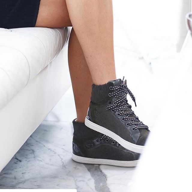 AugustinaStore's tweet photo. #repost from our fave sneakers #OwnYourBairds @baird_originals . . . . #sneakers #hightop #torontoThis summers "it" bag handmade in Madrid - https://t.co/T3ZmkjiKOW