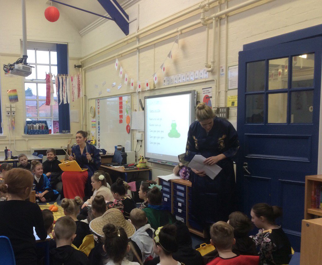 RingsteadSchool's tweet photo. #ShawsLions and #MonkeyClass learning some Japanese songs on our Japan Day! Some great singing! https://t.co/hgTFOK8IY7