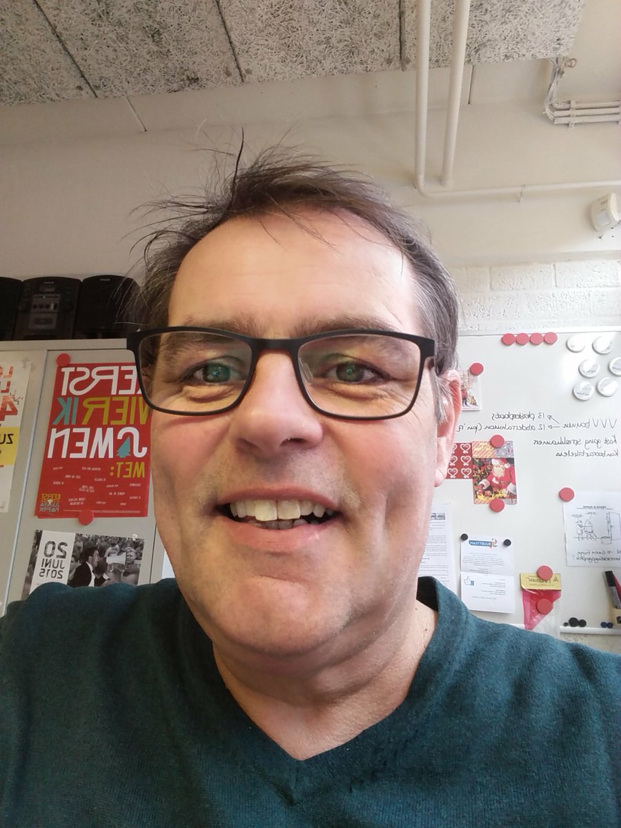 EdLasseur's tweet photo. @Buro_Time @BaanJanneke @BhattiSushma Veel succes! Wel een beetje streng zo met bril... #MoneyKnowHow https://t.co/DEMjSuEJeu