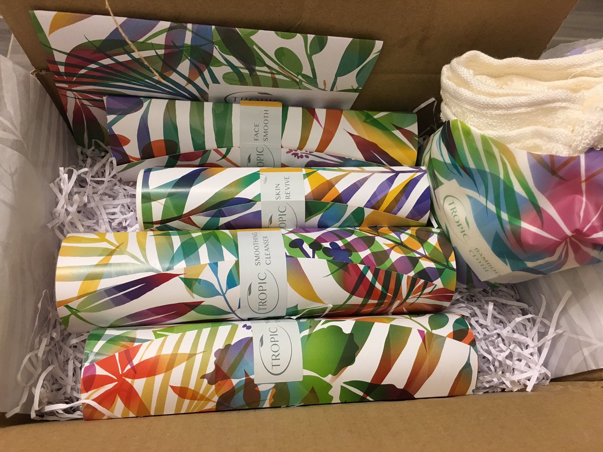 ZoeBirchenall's tweet photo. Just opened my @TropicSkinCare #abccollection ... cannot wait to wash my face tonight 🛀🏻 https://t.co/gimH9h6xrV