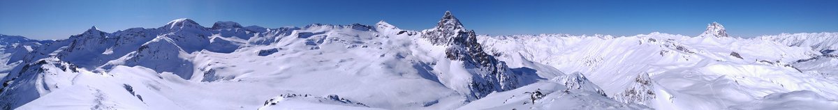 lorenzopirineo's tweet photo. En directo desde el pico Espelunziecha 2390m vistas al Anayet y Midi d'Ossau. Te animas a venir en #raquetasdenieve ? #guíasdemontaña https://t.co/5fmMya7Q7H