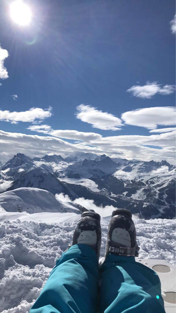 La_Plagne_ski's tweet photo. Beautiful day with stunning views. We would love to see your best sunny day pictures from today too. #FairWeatherFred #PistePrincess https://t.co/mg6UBYUjwm