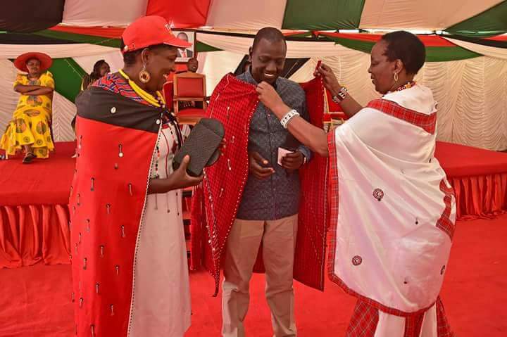 Mrlangwiz's tweet photo. Narok county women leaders with the DP at his Karen home,earlier today.

Narok is locked.
Tuko pamoja. https://t.co/SyzSdjMkoB