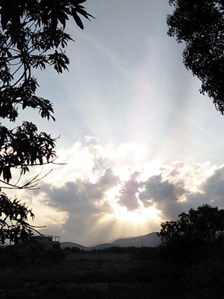 luiseloyriera's tweet photo. #9feb2017 Amanecer al Este de Barquisimeto. https://t.co/vs0uXUTCCh