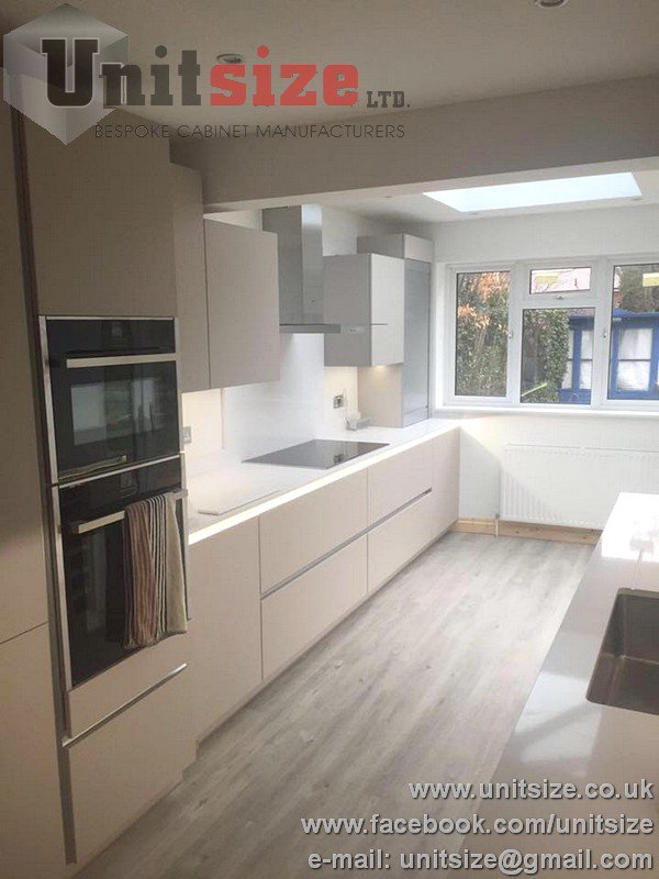 unitsize's tweet photo. Here's a few pics from a completed Bespoke Kitchen we designed, built & fitted for a satisfied customer recently #bespoke #kitchen #unitsize https://t.co/SVN2BPnE2q