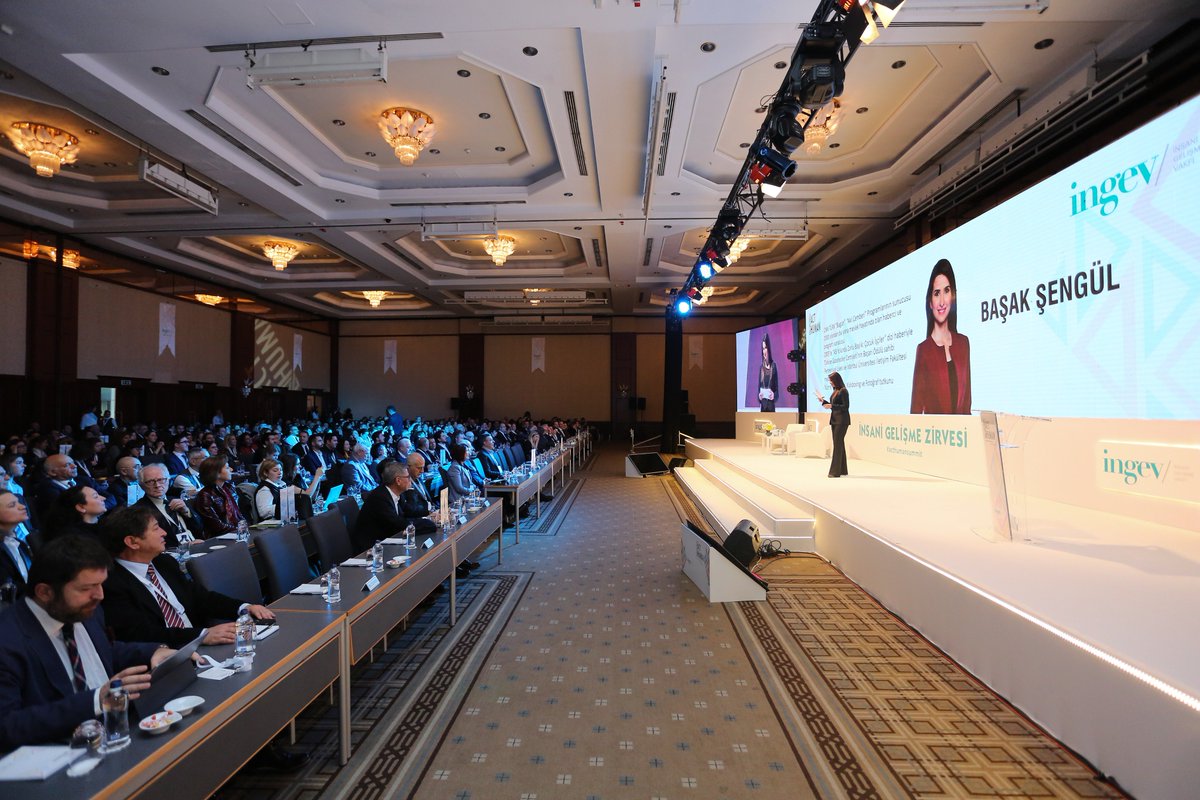 ingevorg's tweet photo. #acthumansummit 'ten güzel enstanteneler...
@ebasaksengul @VuralCakir1 @marcosathias @emmacduncan #sapiens
https://t.co/B3NWsW5dqG https://t.co/FDCKY7M5ih