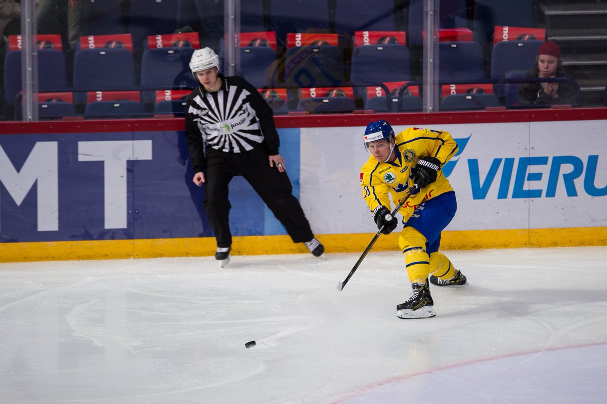 IlSala1972's tweet photo. Questa sera contro #RepCeca la #Svezia schiererà #Zackrisson centro della prima linea con #Bergström e #Gynge @Svenskahockey @OfficialHCL https://t.co/pgw7bCdrge