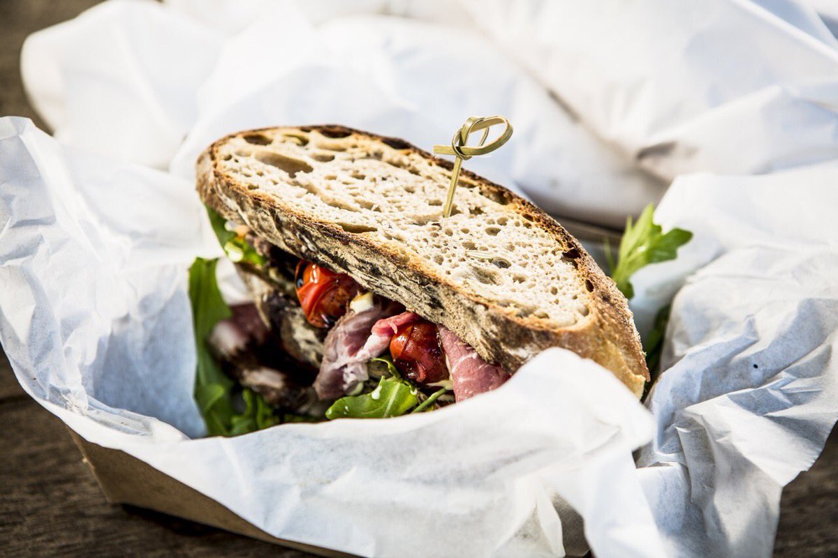 RKitchenSA's tweet image. We know the drill, life is busy and you don’t always have time to sort out a healthy lunch. We deliver lunches in the #umgeni area. DM! 💌