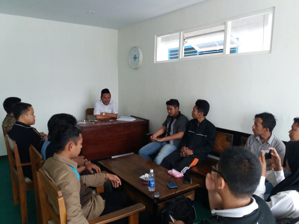 Koordinasi pemantapan arah gerakan gesamaba kab. Malang
#gemasabauntukrakyat 
@AliAhmad4757 <a href="/MusliminZain/">muslimin zain</a> <a href="/DPN_GEMASABA/">DPN GEMASABA</a> <a href="/PkbMalang/">DPC PKB Kab Malang</a>