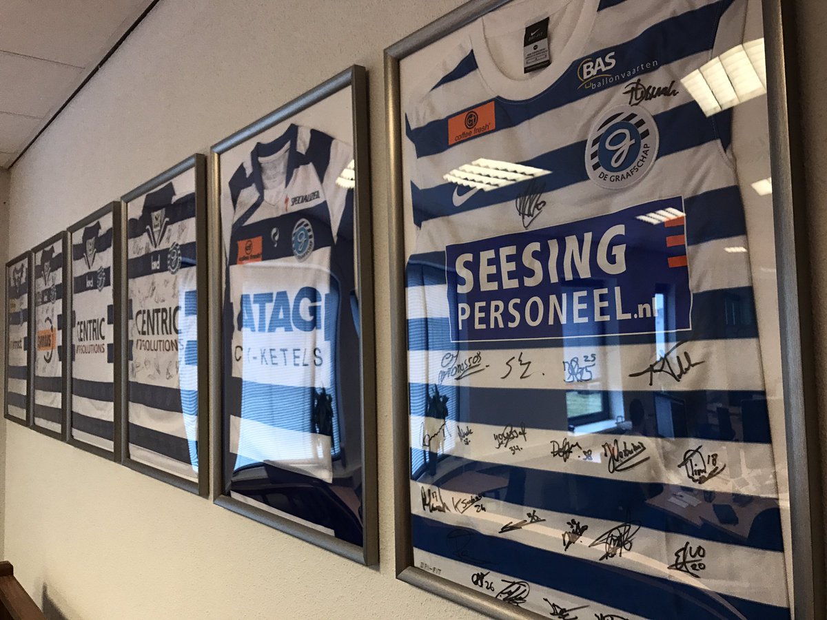 amimpact's tweet photo. Eens een superboer, altijd een superboer! Collectie hangt er nu mooi bij op kantoor. Al vele jaren een trotse sponsor. @degraafschap https://t.co/UXmnlIVJBO