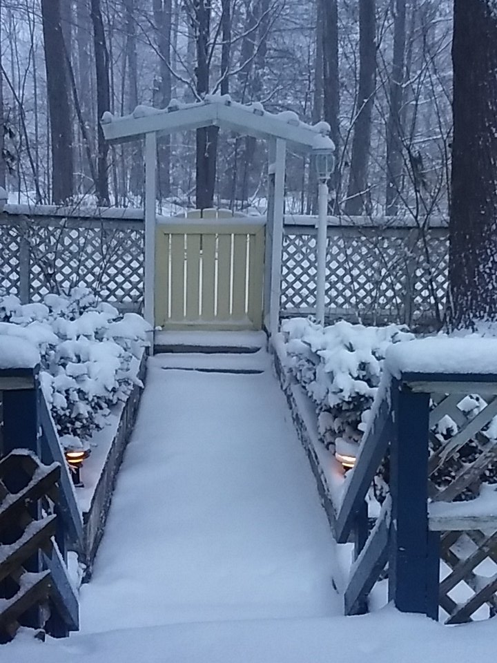 CRendolic's tweet photo. Stuck in Smallwood Ny #SnowThisMorning https://t.co/XTZh6bU2dh