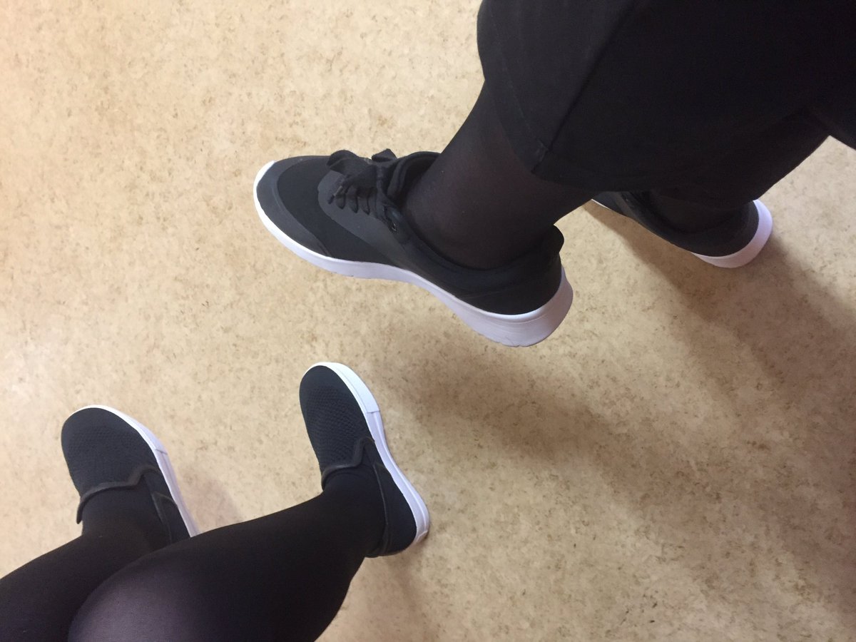 seagull_jm's tweet photo. Истинные ценители белой подошвы😄 https://t.co/MBdTcjkrz9