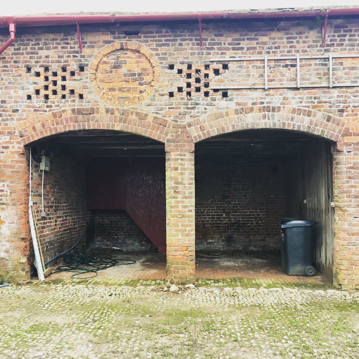 CW_Studio's tweet photo. On site. Send coffee. And warmer socks #nicebarn https://t.co/FmNL55c1Da