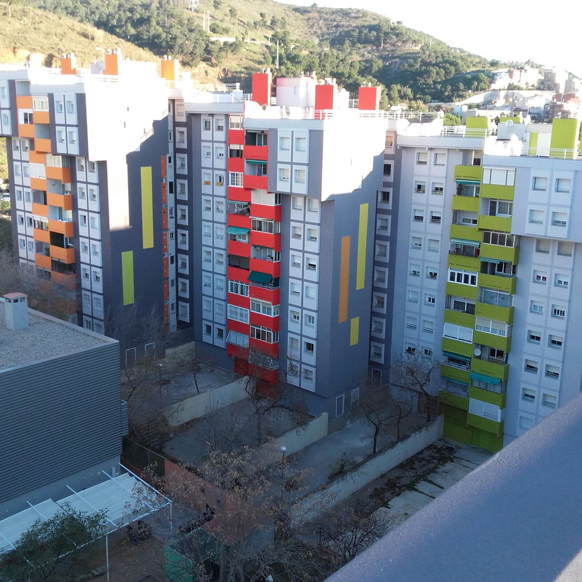 rehatecnet's tweet photo. Final d'obra a Canyelles #SATE #eficienciaenergetica #coteterm @ParexProducts @ConstructorsBCN @apabcn_cat @territoricat @BCN_Ecologia https://t.co/phINPliOUX