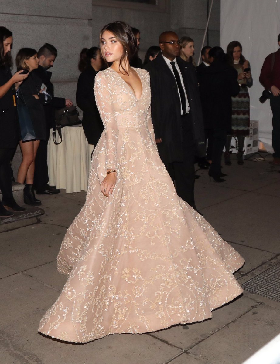 cuntifyed's tweet image. Madison Beer looked so fucking elegant last night i am in love omg