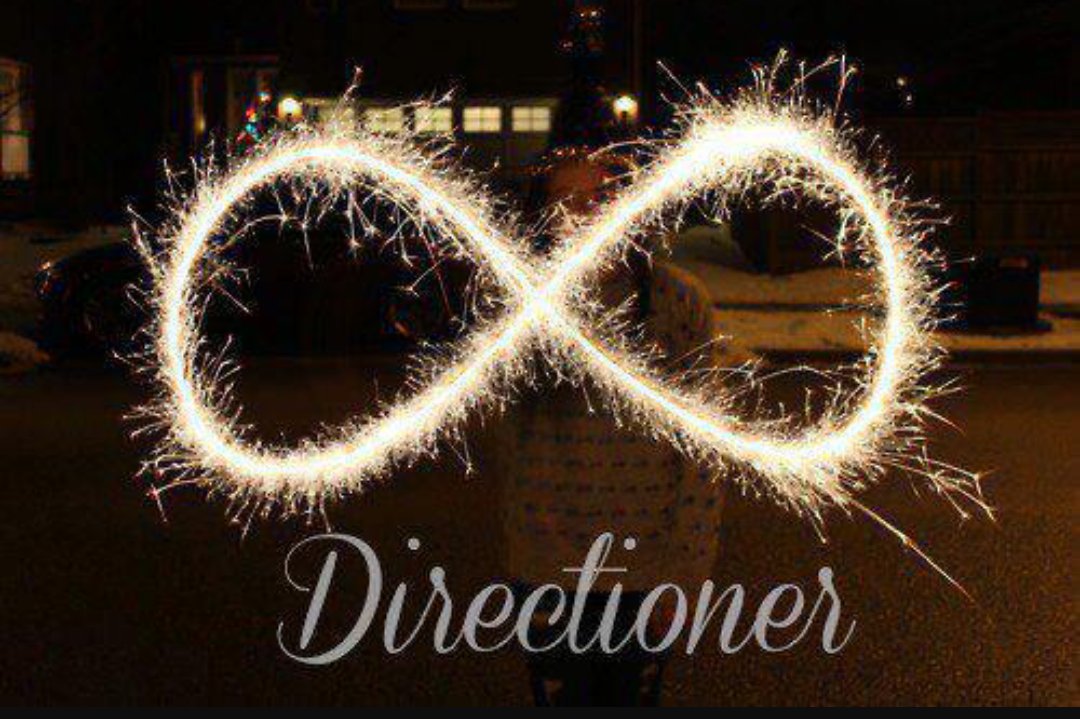 Так до бесконечности. Символ бесконечности. Бесконечность на черном фоне. Кто-то видит в восьмерке восемь. Так до бесконечности.