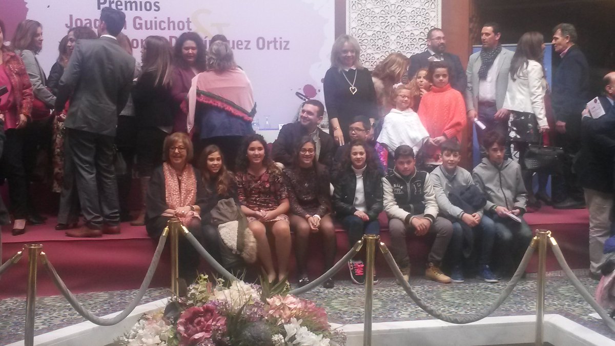 CEIP Clara Campoamor recogiendo el premio Joaquín Guichot con la presencia de los alumn@s <a href="/jmcriado/">Juan Manuel Criado</a> <a href="/cepmalaga/">CEP de Málaga</a> <a href="/VirginiaGGlndo/">VirginiaGGalindo</a> Enhorabuena!!