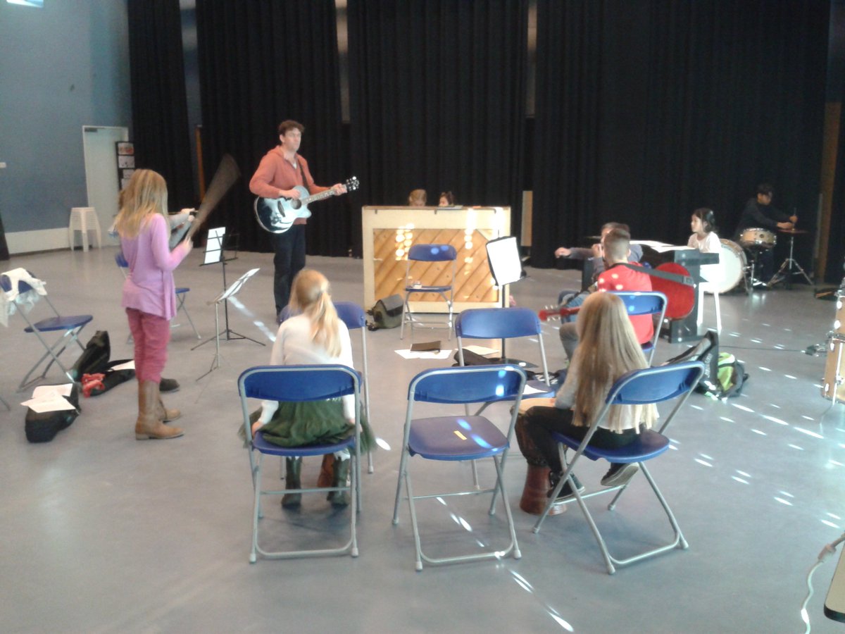 Gratis open les wo 8 maart 12.50u Jeroen Schipper als start van nieuw traject koor/orkest #BredeSchoolHetZand. Info: bit.ly/2kpHIY4