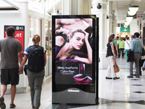 PMLGroup's tweet photo. Winner of Best Rated - Digital Format is @COTYInc for Calvin Klein Deep Euphoria!
Creative: ICP Media: @zenithireland #PIAwards17 https://t.co/NvJpzjpTOm