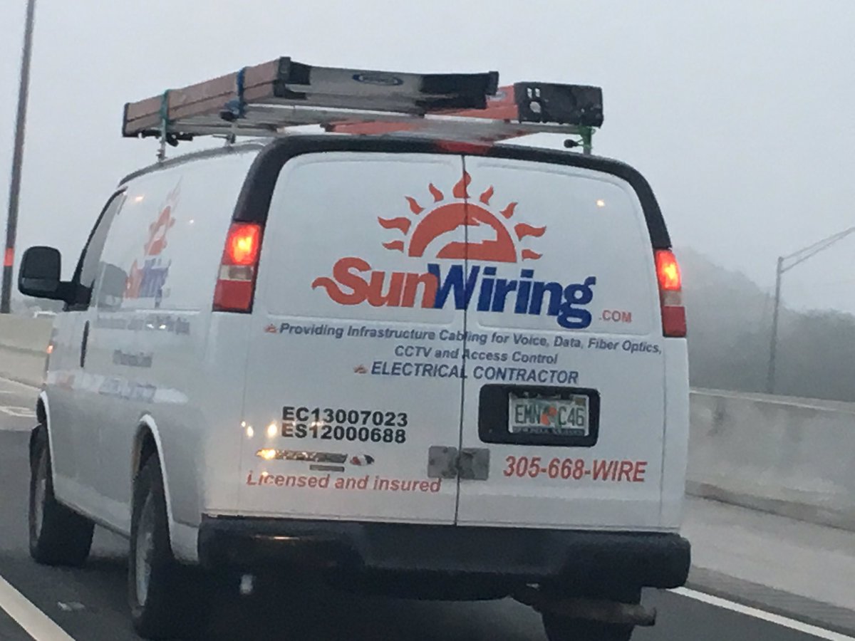 zsdreams's tweet photo. If you see this vehical, steer clear! Such a shame your company lets reckless drivers represent you #sunwiring.com https://t.co/J23zaSwpr4
