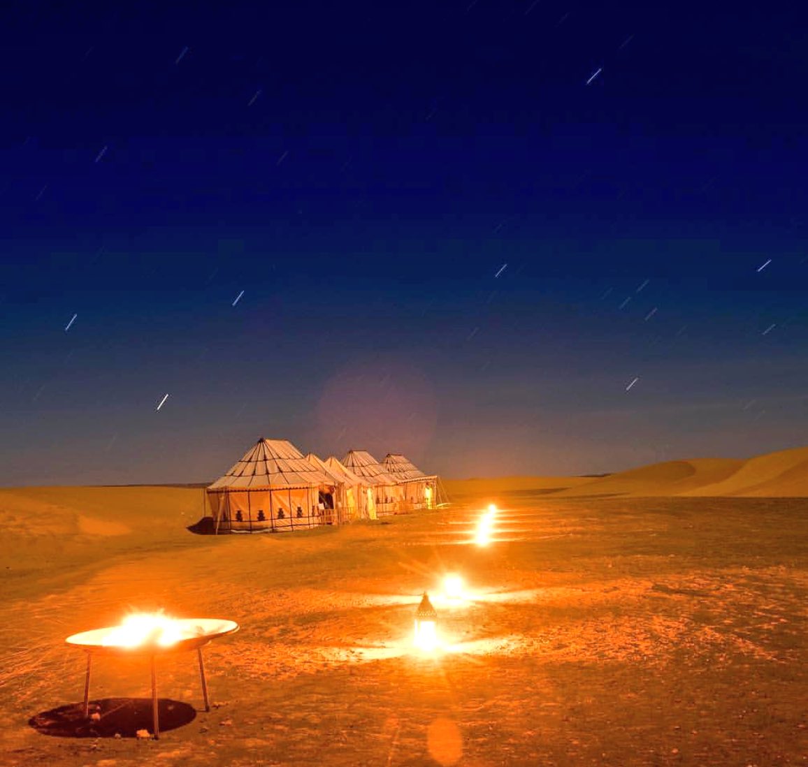 TravelEsquire's tweet photo. Spectacular shot of the Sahara Desert, #Morocco 🇲🇦 via @AKTravel_USA 🔥🌌⛺️ 

#wanderlustwednesday #travel #luxury #adventure https://t.co/chZ3mdUNUw