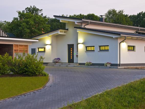 Heinz_vonHeiden's tweet photo. Der #Bungalow feiert sein großes #Comeback https://t.co/PdyFlbsy3x https://t.co/oPFOjUYArj