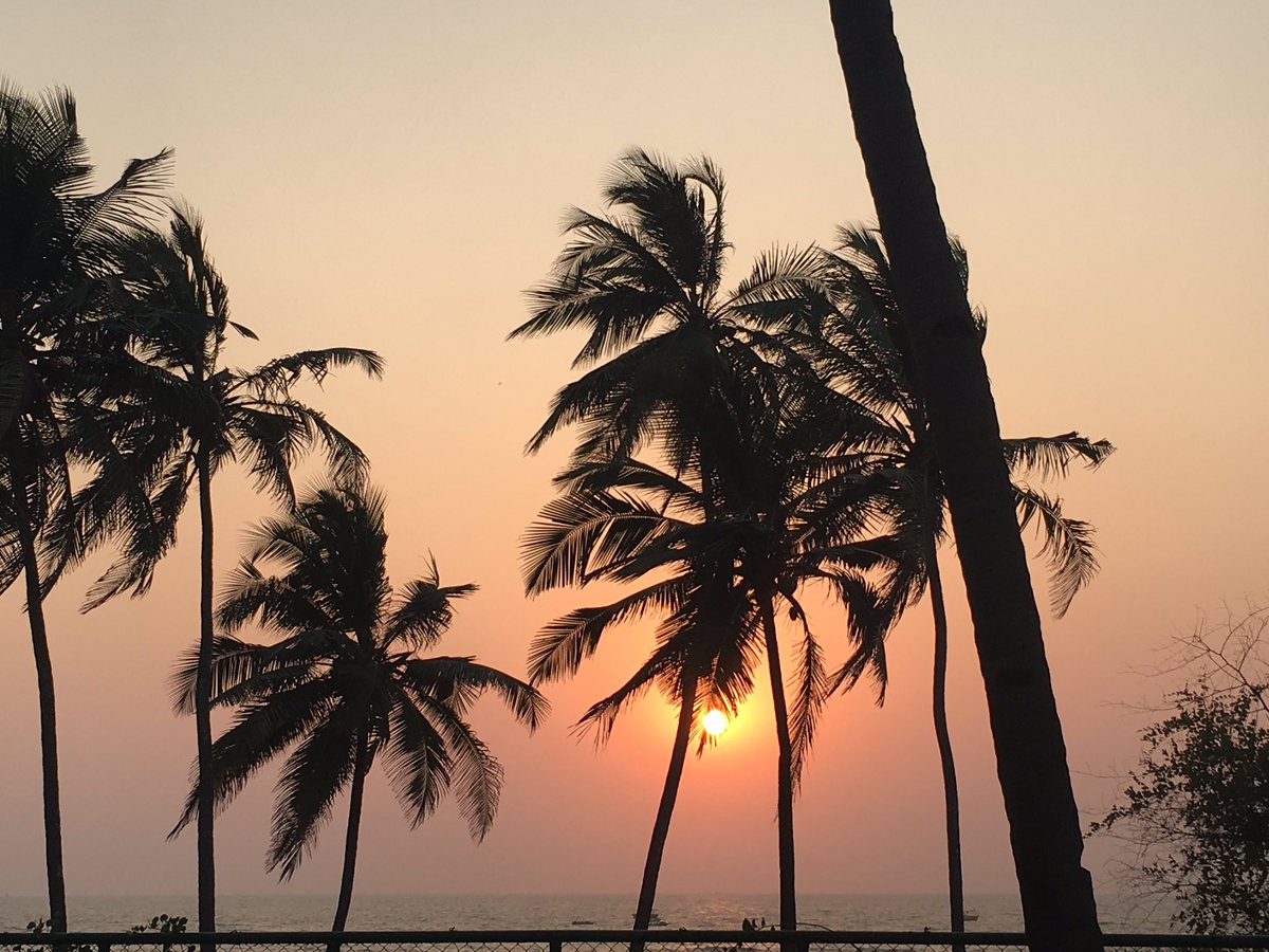 LuckyIronFish's tweet photo. Great first day at the #DifficultDialouges conference in #Goa. Looking forward to discussing women's health issues and innovative solutions https://t.co/sV6FnXiujm