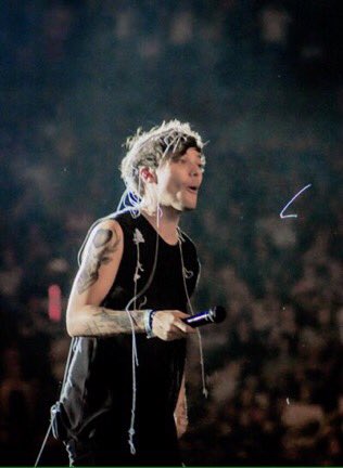 1DHQDaily's tweet photo. RETWEET TO WIN

DIRECTIONERS QUEENS
#OneDBestFans https://t.co/Y0FT8frDKj