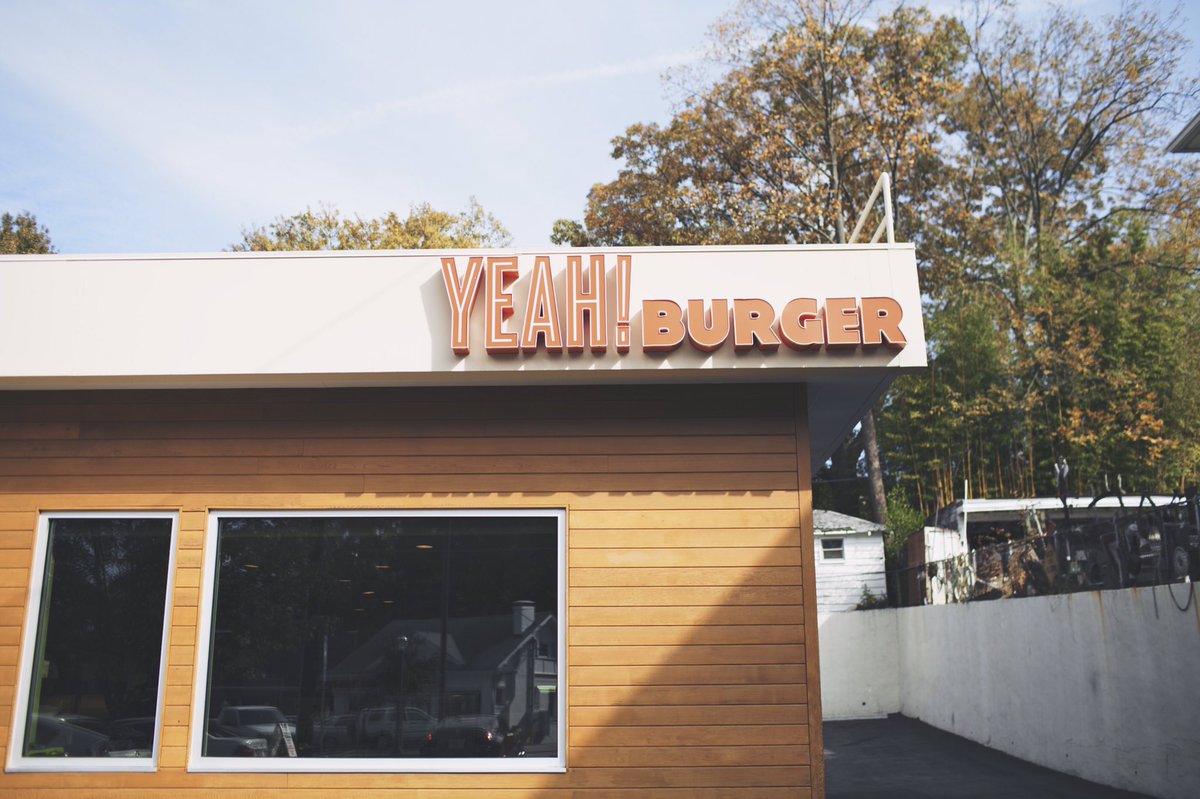 YEAHBURGER's tweet photo. KEEPIN' IT GREEN: Did you know we #compost and #recycle nearly 💯% of the waste in our restaurants? #keepinitgreen https://t.co/3bf4acl9df
