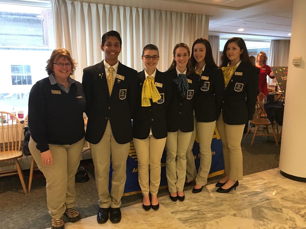 VermontDECA's tweet photo. Thank you advisor , Joyce Kemp, for an awesome DECA year! https://t.co/wtbWpK8Hnf