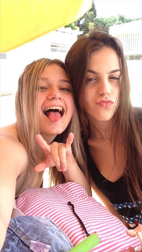 Claara_Fs's tweet photo. Limpando fotos do celular e.... @Nataliaafoumado https://t.co/ebIoxJcBj7