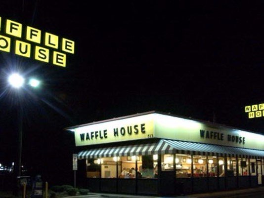 WFMY's tweet image. Waffle House serving candlelit dinners for Valentine's Day: ow.ly/5iwa308Q2iN