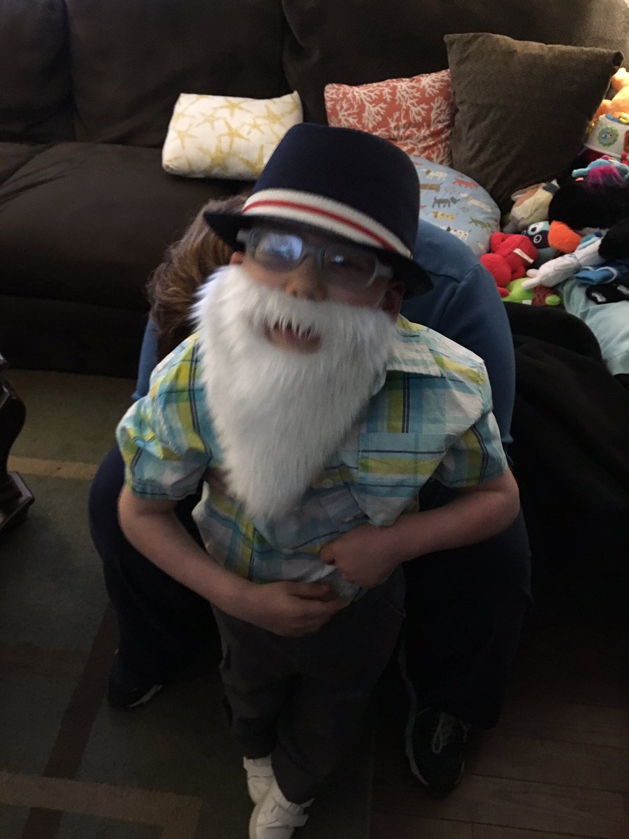 knourigat's tweet photo. @thewatsoninst 100th day of school. The old man's ready. Lol #Watson100 #CuteLittleStinker #Angeloski https://t.co/PFxeDBPUUQ