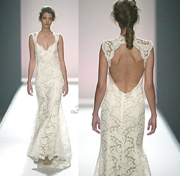 #ThrowbackThursday
In the 2010 movie #OurFamilyWeding <a href="/AmericaFerrera/">ia</a> wore a custom version of the #Scarlet #weddinggown by @VeraWangGang.